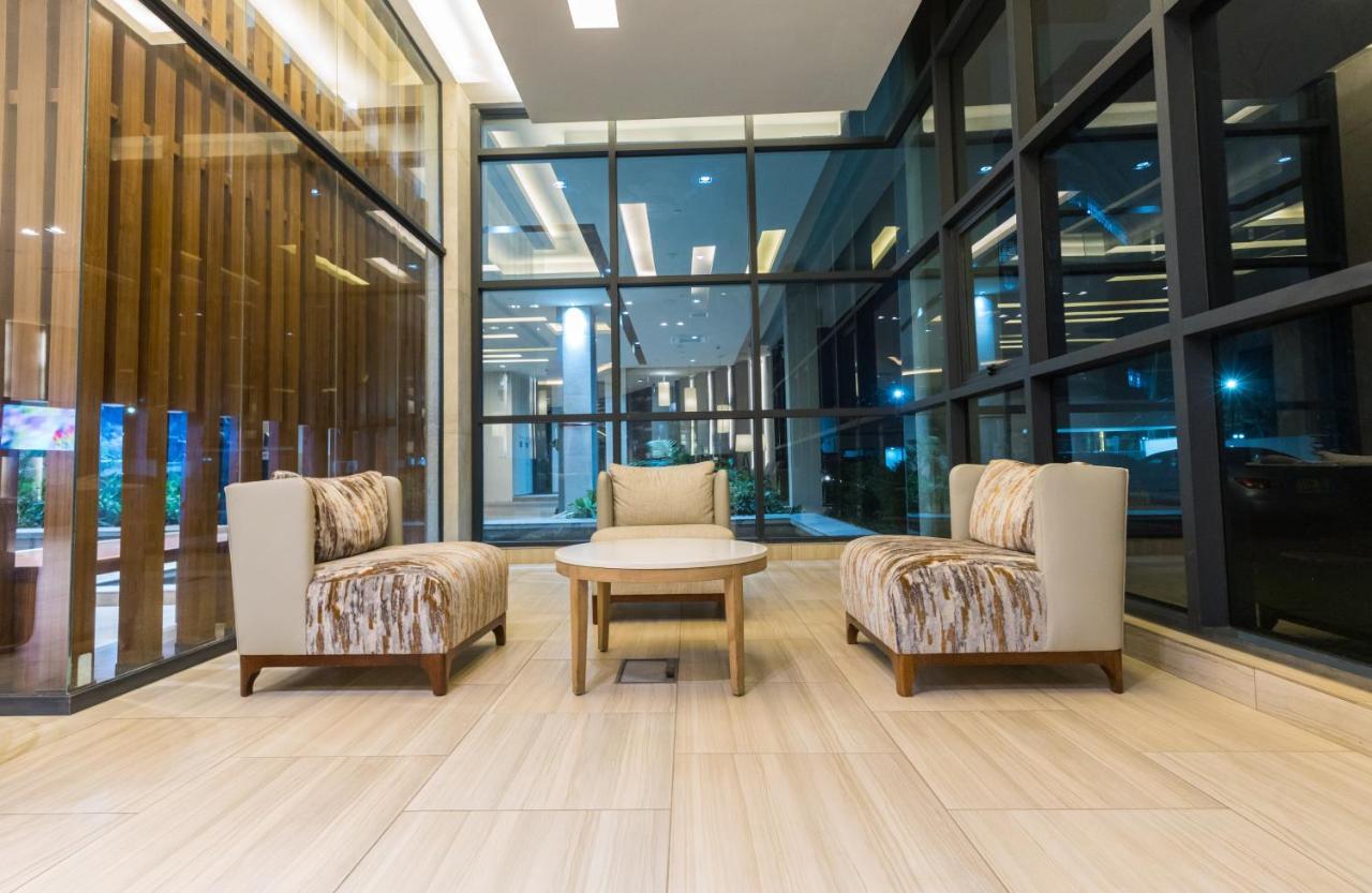 Somerset Westview Ναϊρόμπι Εξωτερικό φωτογραφία