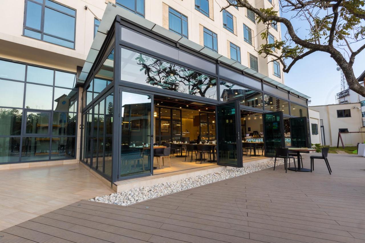 Somerset Westview Ναϊρόμπι Εξωτερικό φωτογραφία
